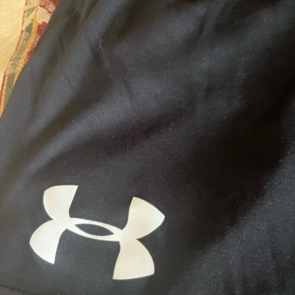 Youth XS Under Armour Shorts in black. - Picture 6 of 6